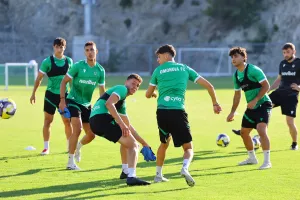 (Φώτος) Η πρώτη προπόνηση της Ομόνοιας