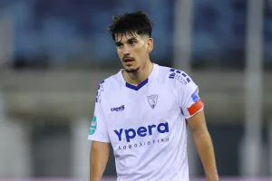 Συμφωνία με Mika Borges