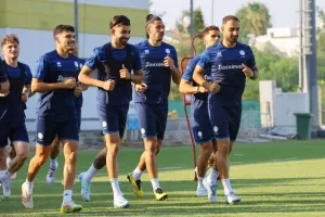 Ολοκλήρωσε και αναχωρεί για Βουλγαρία η Εθνική (Φώτος)