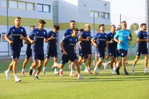 Ολοκλήρωσε και αναχωρεί για Βουλγαρία η Εθνική (Φώτος)
