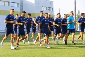 Ολοκλήρωσε και αναχωρεί για Βουλγαρία η Εθνική (Φώτος)