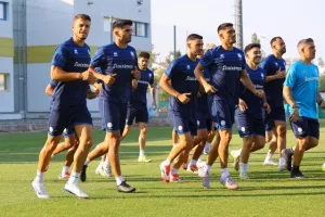 Ολοκλήρωσε και αναχωρεί για Βουλγαρία η Εθνική (Φώτος)