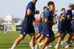 Ολοκλήρωσε και αναχωρεί για Βουλγαρία η Εθνική (Φώτος)