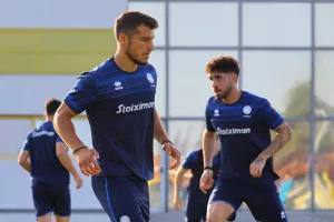 Σταθερά στις επάλξεις 