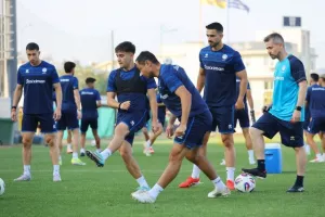 Ολοκλήρωσε και αναχωρεί για Βουλγαρία η Εθνική (Φώτος)