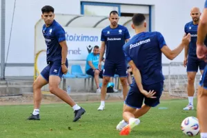 Ολοκλήρωσε και αναχωρεί για Βουλγαρία η Εθνική (Φώτος)