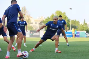 Ολοκλήρωσε και αναχωρεί για Βουλγαρία η Εθνική (Φώτος)
