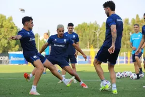 Ολοκλήρωσε και αναχωρεί για Βουλγαρία η Εθνική (Φώτος)