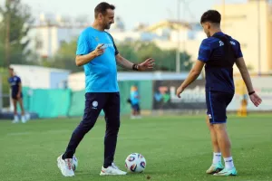 Ολοκλήρωσε και αναχωρεί για Βουλγαρία η Εθνική (Φώτος)