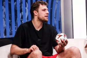 Απάντησε σε Αταμάν ο Σάσα: “Με πείραξε το Fake Έλληνες/Για μένα η Κύπρος είναι ελληνική"