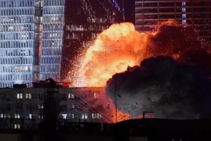 Το Ιράν ξεκίνησε νέο κύμα πυραυλικών επιθέσεων σε Τελ Αβίβ και Χάιφα