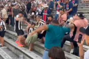 Ξύλο στο Παγκόσμιο Κύπελλο Συλλόγων με οπαδούς της Παρί και της Μποταφόγκο (Βίντεο)
