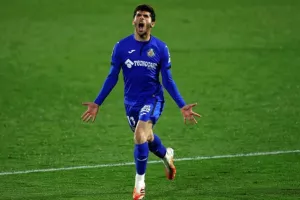 «Στα ραντάρ του Άρη ο Αλενιά»