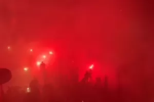 Θύρα 9/"Τα παιδιά της γειτονιάς μας το γιορτάζουνε" (βίντεο) 