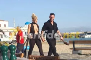 (ΦΩΤΟΣ Kerkida) Τούνη - Σχίζας: Χέρι- χέρι στη Μύκονο 