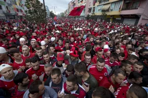 Αλβανία – Σερβία: Δρακόντεια μέτρα στο γήπεδο, με 3.000 αστυνομικούς να καλούνται να επιβάλλουν την τάξη