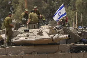Τρίτο κύμα πυραύλων εκτοξεύθηκε από το Ιράν προς το Ισραήλ