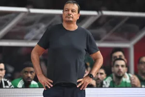 Οργή και αποχώρηση Αταμάν: «Ήρθαν με σημαίες, αλλά πόσοι Έλληνες παίζουν στον Ολυμπιακό;»