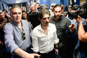 "Στο πρώτο σύνθημα για την κόρη μου, έσφαλα, έκανα χειρονομία και αποβλήθηκα"