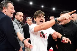ΚΑΕ Ολυμπιακός: "Με εισαγγελική απόφαση προς σύλληψη ο Δημήτρης Γιαννακόπουλος"