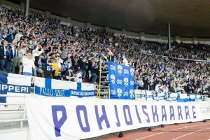 Νεκρός ο φίλαθλος που κατέρρευσε στις κερκίδες κατά τη διάρκεια του Φινλανδία - Πολωνία!