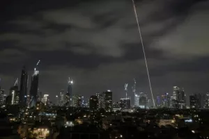 Νέα μεγάλη αεροπορική επίθεση κατά του Ιράν εξαπέλυσε το Ισραήλ