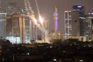 Κλιμάκωση με σφοδρά πλήγματα σε κρίσιμες υποδομές