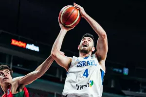 Στην Μακάμπι Τελ Αβίβ για τρία χρόνια ο Γκουρ Λαβί