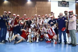 Πρωταθλητής ο Ολυμπιακός μετά από επική μάχη με την ΑΕΚ!
