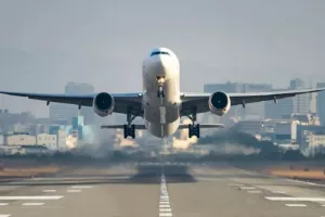 Μπαχρέιν και Κουβέιτ άνοιξαν τον εναέριο χώρο τους - Επαναλειτουργεί το αεροδρόμιο του Ντουμπάι