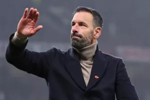 «Χώρισαν» οι δρόμοι της Λέστερ και του Φαν Νίστελροϊ