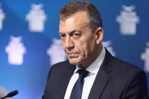 Tα δύο αιτήματα της Super League στον Βρούτση 