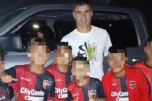 Η Νιούελς Ολντ Μπόις τιμώρησε 9χρονα παιδιά για φωτογραφία με αντίπαλο παίκτη