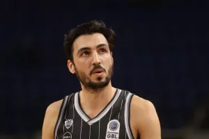 Στην ΑΕΚ για δύο χρόνια ο Δημήτρης Κατσίβελης