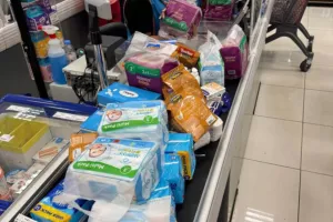 Στο πλευρό των πυρόπληκτων η Freedom24 Krasava ENY με είδη πρώτης ανάγκης