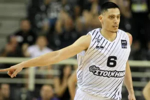 Προβάρει ξανά τα ασπρόμαυρα ο Κόνιαρης