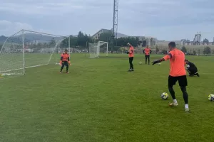 Ολοκληρώνει με το τελευταίο φιλικό και επιστρέφει 