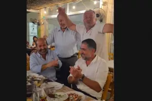 (ΒΙΝΤΕΟ) "Ζήτω ο Μιχάλης Κωνσταντίνου, ζήτω η Ένωση... επέλλανα πόψε!" 