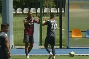 Ανεπίσημο ντεμπούτο για Χάμπο