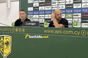 "Μετά από 15 λεπτά οι παίκτες ήταν έτοιμοι να πέσουν κάτω από τη ζέστη!"