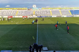 Aπόψε γήπεδο...