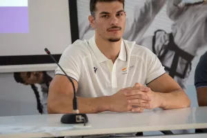 Με θάρρος, τόλμη και περηφάνεια!