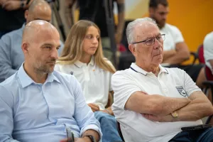 Με θάρρος, τόλμη και περηφάνεια!
