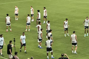 Ερωτηματικό με Νικολάσκο και Τουργκέμαν