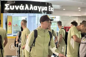 (Φώτος kerkida) Στο αεροδρόμιο η αποστολή της ΑΕΚ
