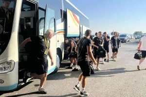 Φώτος από την άφιξη της Παρτίζαν
