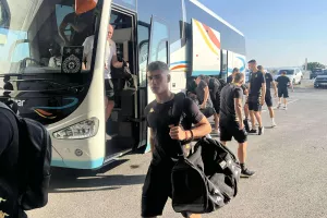 Φώτος από την άφιξη της Παρτίζαν