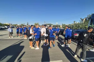 (Βίντεο-Φώτος Kerkida) Υποδέχθηκαν την αποστολή με pyroshow οι Ανορθωσιάτες