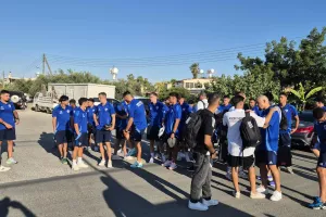 (Βίντεο-Φώτος Kerkida) Υποδέχθηκαν την αποστολή με pyroshow οι Ανορθωσιάτες
