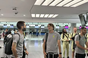 (Φώτος kerkida) Στο αεροδρόμιο η αποστολή της ΑΕΚ